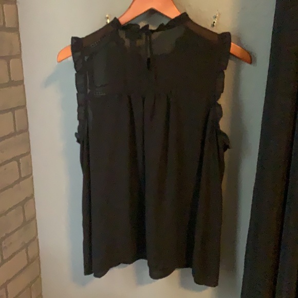 Black a.n.a. sleeveless blouse. - Picture 5 of 6